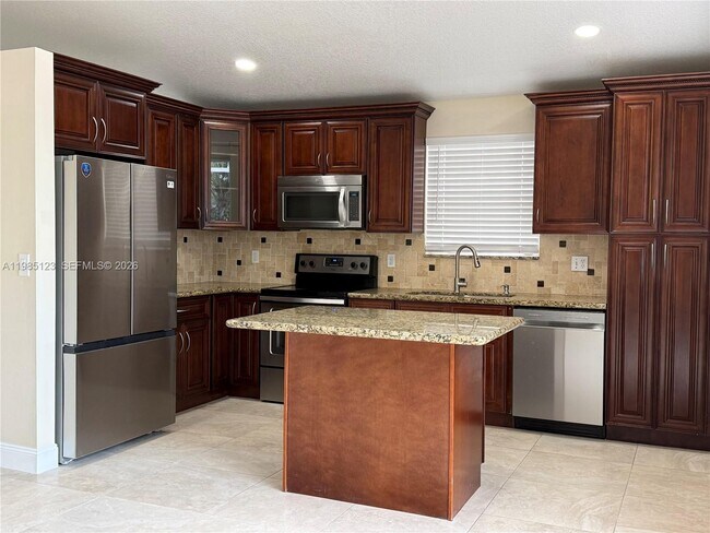 Building Photo - 15686 NW 12th Manor