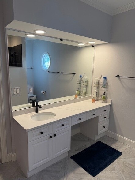 Building Photo - 414 E Bay St