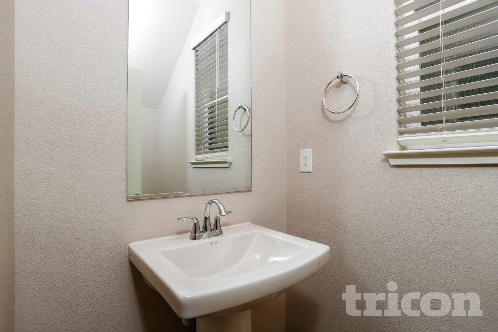 Building Photo - 1205 Victorian St