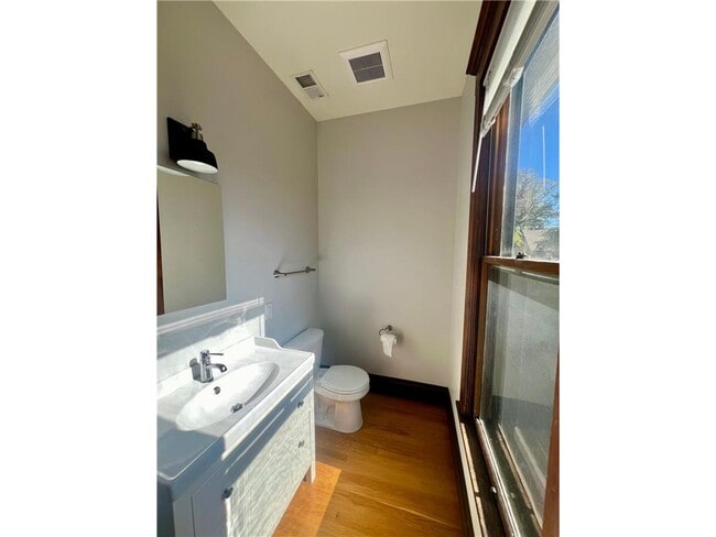 Building Photo - 1609 Elliot Ave