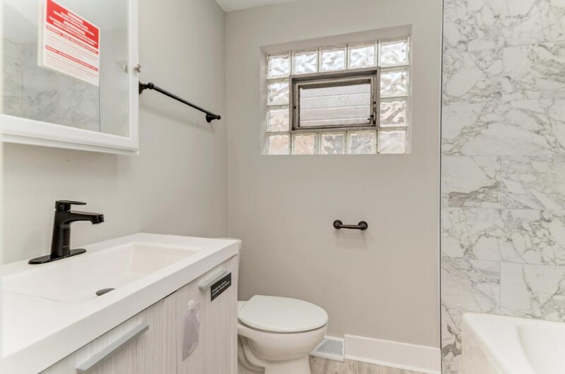 Building Photo - 11209 S Laflin St