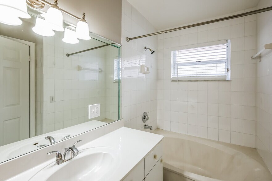 Building Photo - 14730 SW 176th St