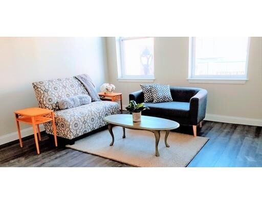 Building Photo - 82 Concord St