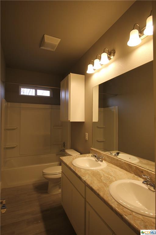 Building Photo - 1007 Mission Dr
