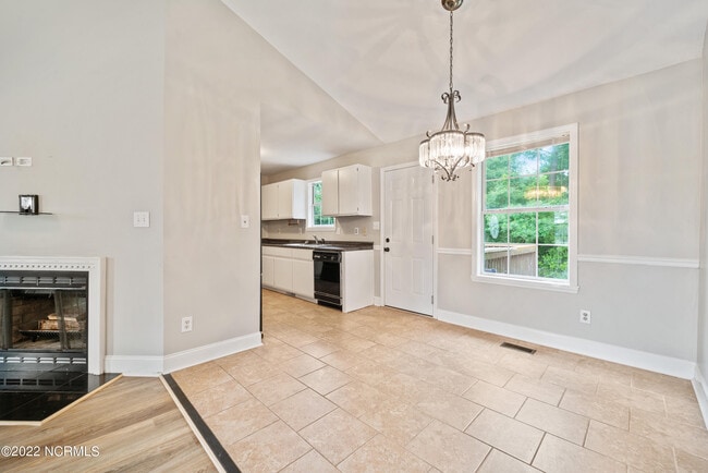 Building Photo - 130 Broadleaf Dr