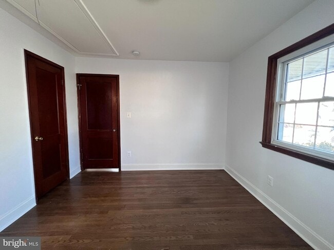 Building Photo - 5604 29th Ave