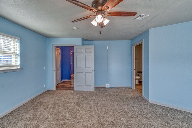 Building Photo - 1108 US Hwy 277