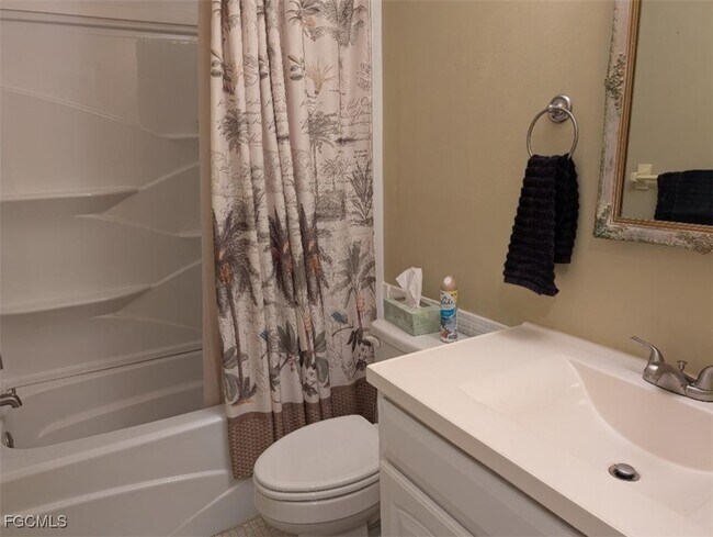 Building Photo - 4940 Vincennes St