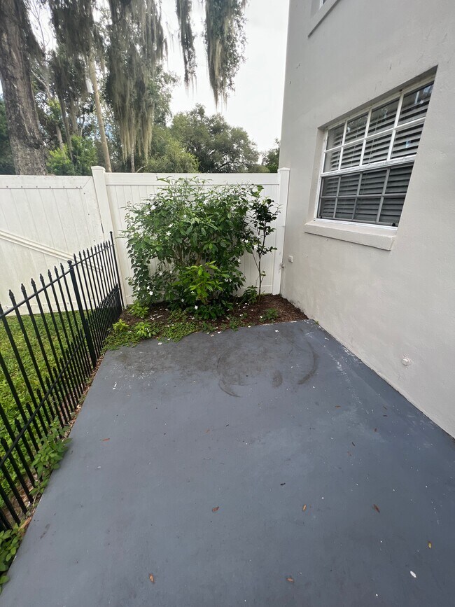 Building Photo - 13536 Embassy Park Ct