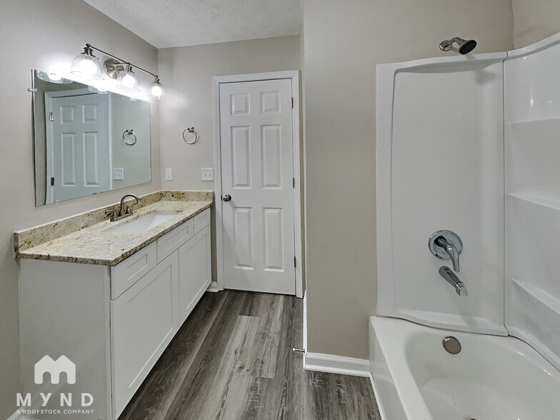 Building Photo - 5491 La Fleur Trail