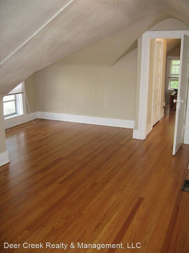 Building Photo - 3 br, 1 bath House - 3039 Newport Ave