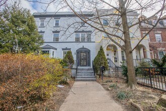 Building Photo - Charming Studio Apartment in Columbia Heig...