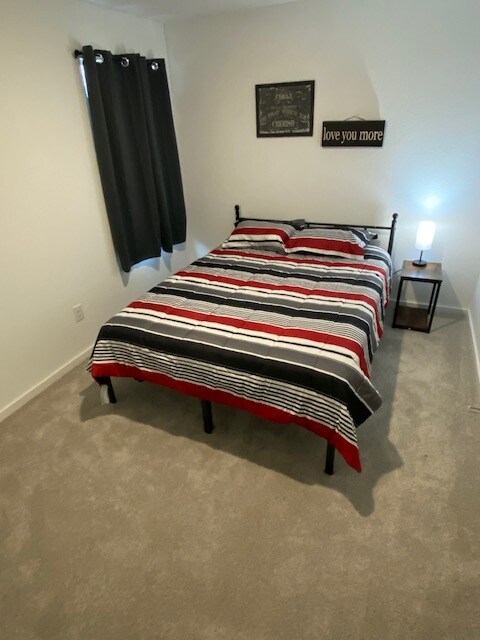 Building Photo - Room in House on Rawhide Rdg