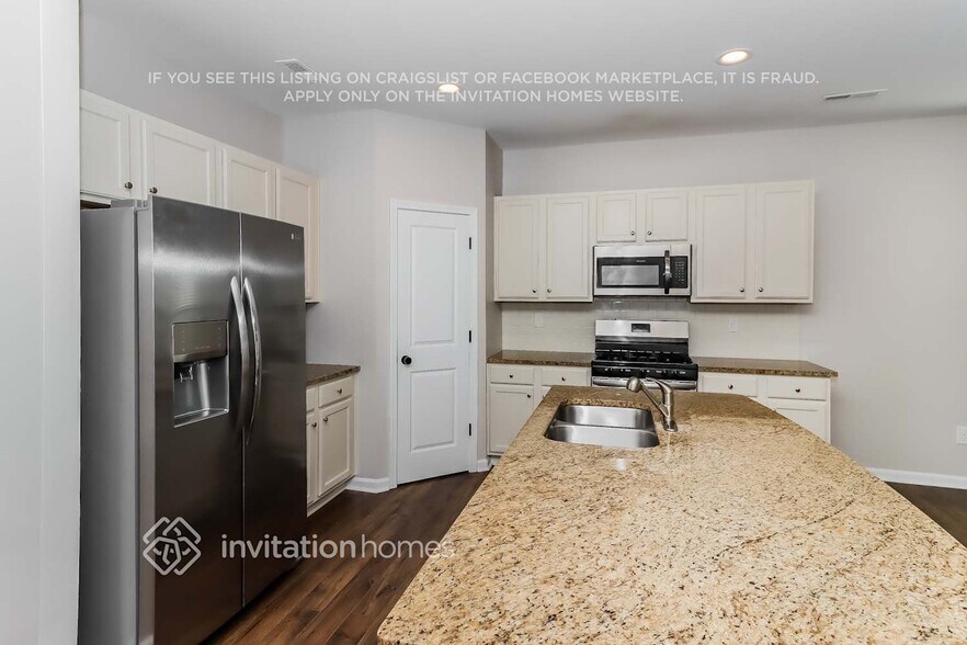 Building Photo - 7818 Creek Park Dr
