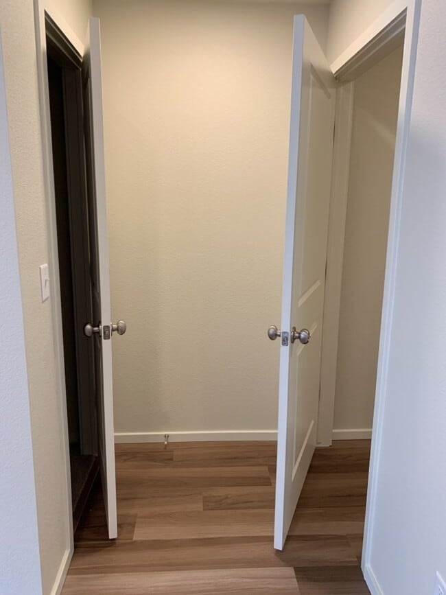 Building Photo - 3 Bed / 2.5 Bath Townhome with Attached Garage in NE Ft. Collins