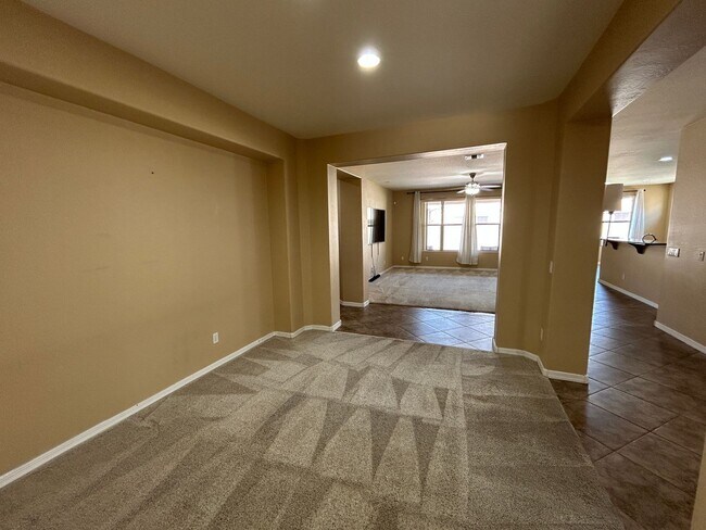 Building Photo - 4269 N 157th Ave
