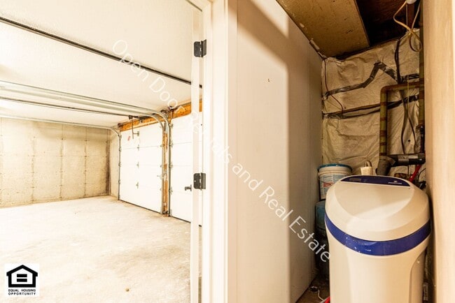 Building Photo - 4 bedroom home now available!