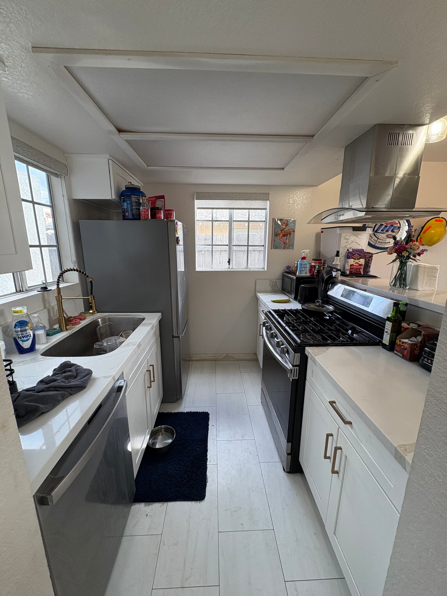 Kitchen - 745 Newport Ave