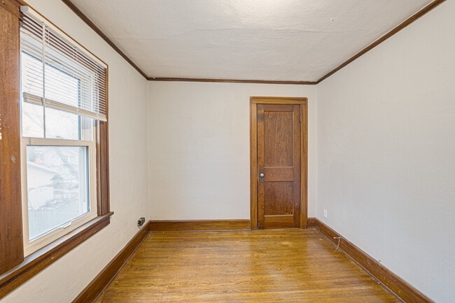 Building Photo - 814 22nd Ave