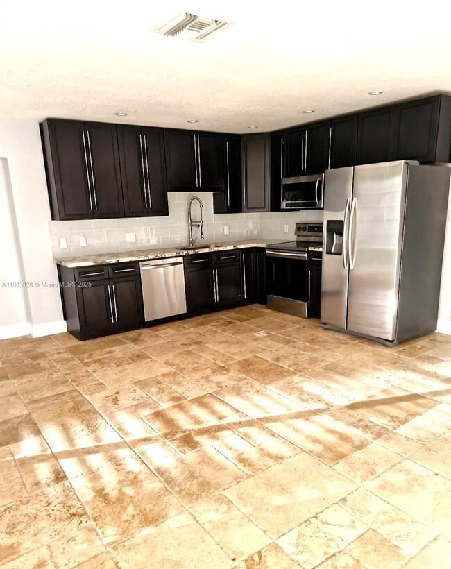 Building Photo - 4725 SW 109th Terrace
