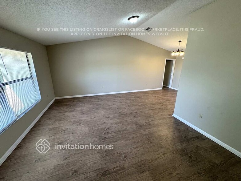 Building Photo - 26097 Dolman Ct