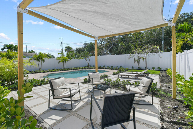 Building Photo - 815 N Ocean Breeze