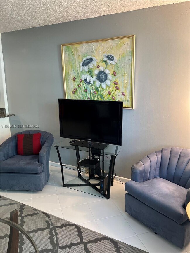 Building Photo - 62 Harwood Crescent