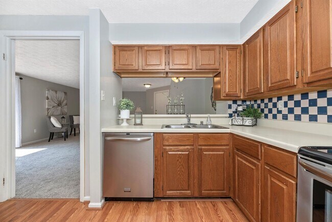 Building Photo - Condo Close to Downtown Frederick