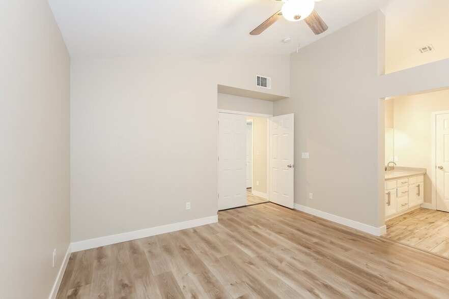 Building Photo - 4445 Cielo Ln
