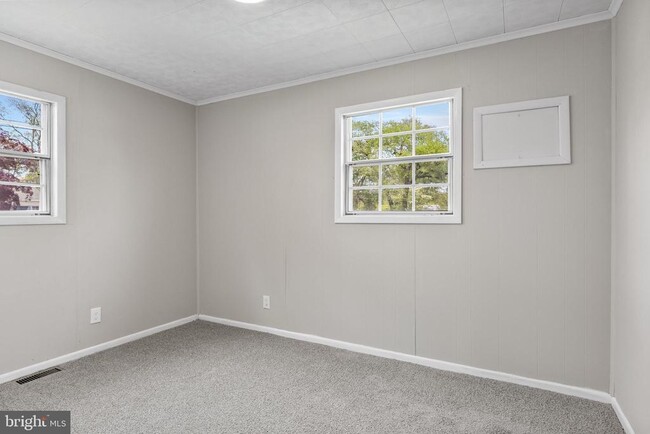 Building Photo - 1507 Clearbrook Ave