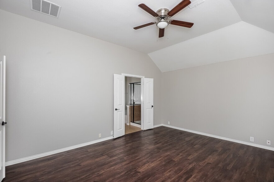 Building Photo - 656 Brooks St