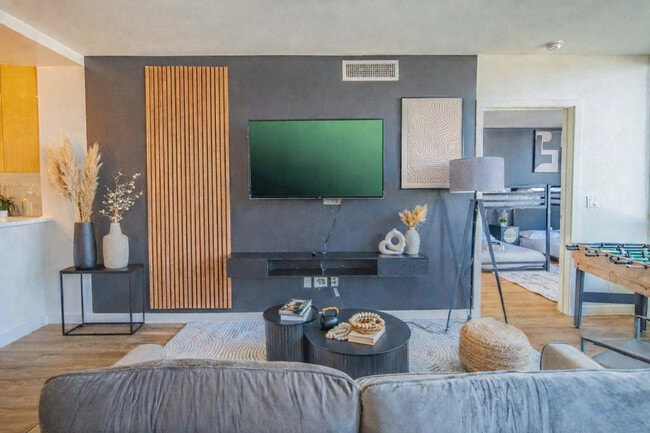 Building Photo - 44 W Monroe St