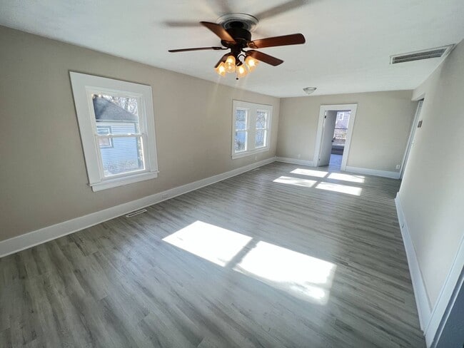 Building Photo - 2 Bed 1 Bath Springfield, MO