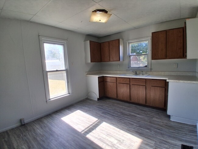 Building Photo - 714 Bryan-