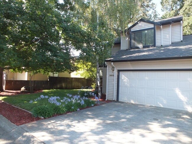 Building Photo - Cameron Park 2/2 1600 sf hidden gem!