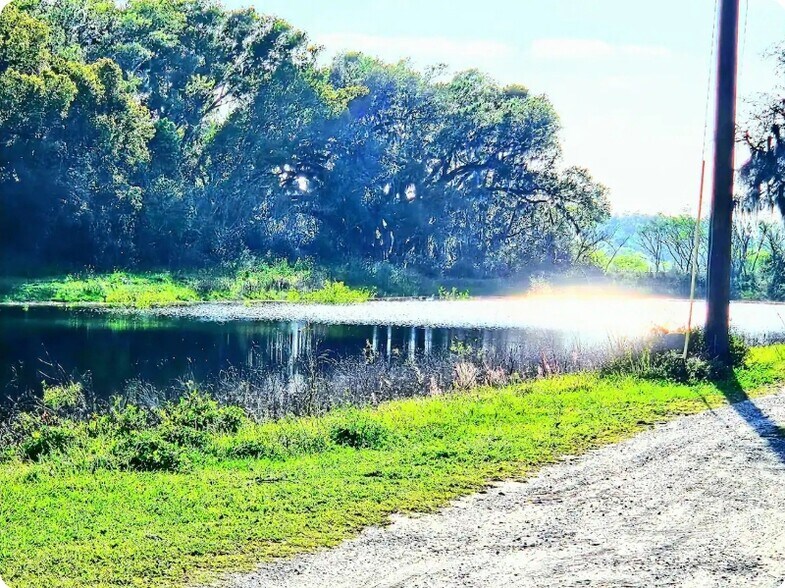 Building Photo - 36743 Howard Ave