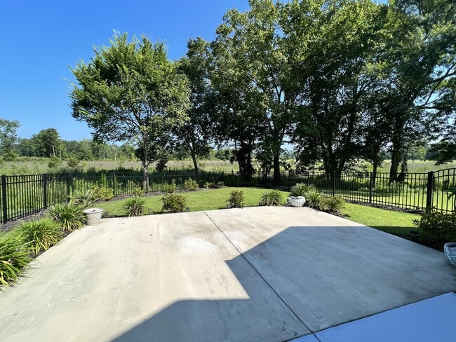 Building Photo - 187 Heath Dr