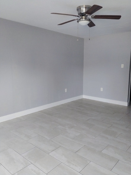 Building Photo - 12240 Jackson Rd