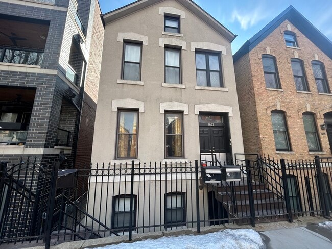 Building Photo - 1633 W Pierce Ave