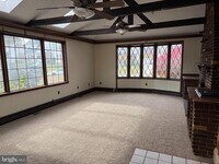 Building Photo - 328 Hutchinson Terrace