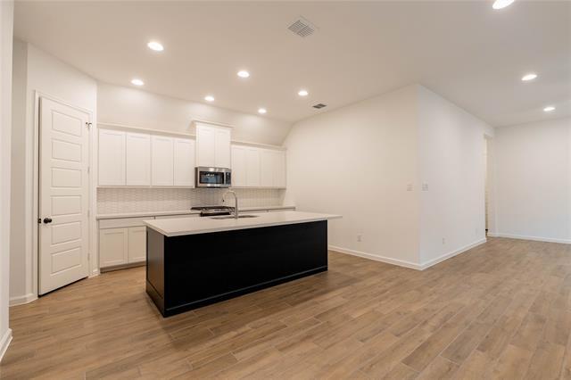Building Photo - 4148 Hudson St