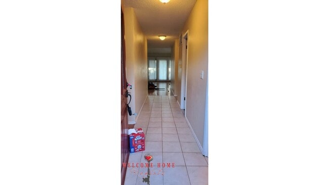 Building Photo - 2 bedroom townhome condo with AMAZING view...