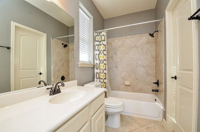 Building Photo - 2703 Bonnie Bray Dr