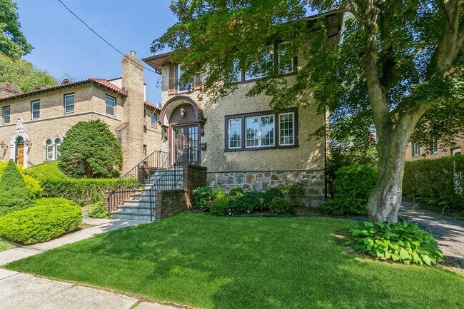 Primary Photo - 371 Hayward Ave