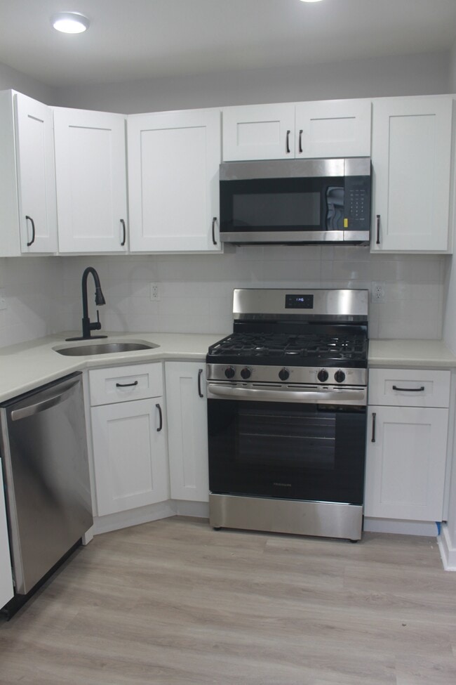 Building Photo - 3355 Argyle St