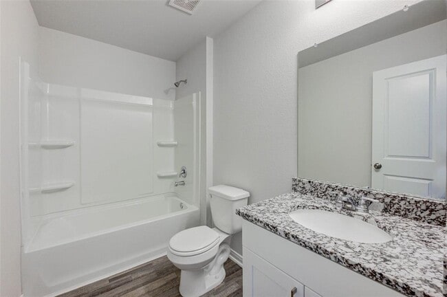 Building Photo - 10042 Cerritos dr