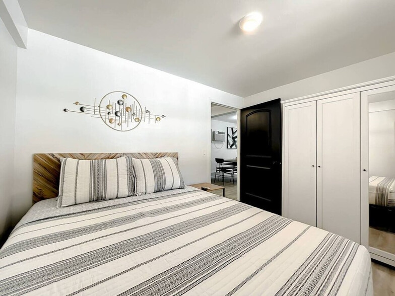 Building Photo - 173 S Orange Ave