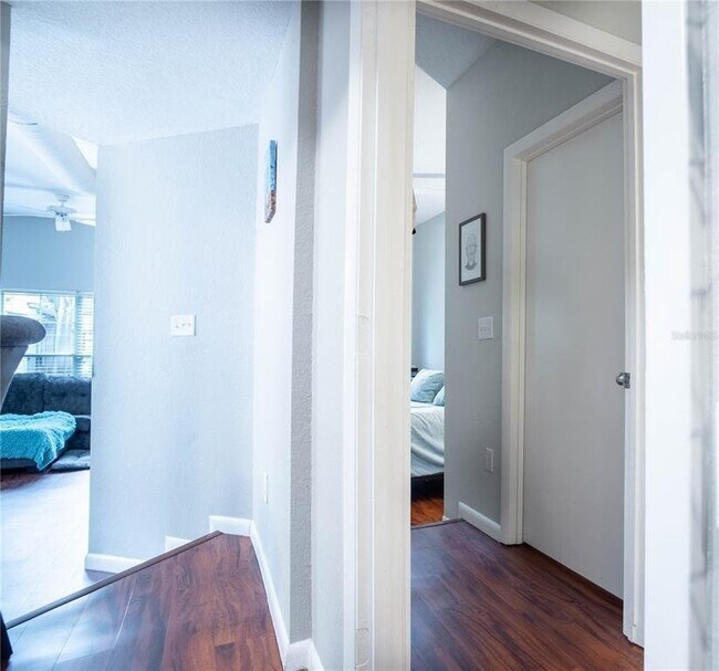 Building Photo - "Stylish 1-Bedroom Apartment with Modern A...