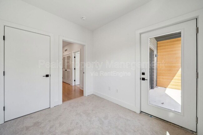 Building Photo - 1609 Pulaski St