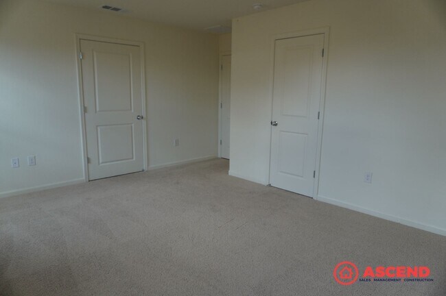 Building Photo - Energy-Efficient 3 Bed / 2 Bath Home with Solar, Garage & Full Kitchen Appliances